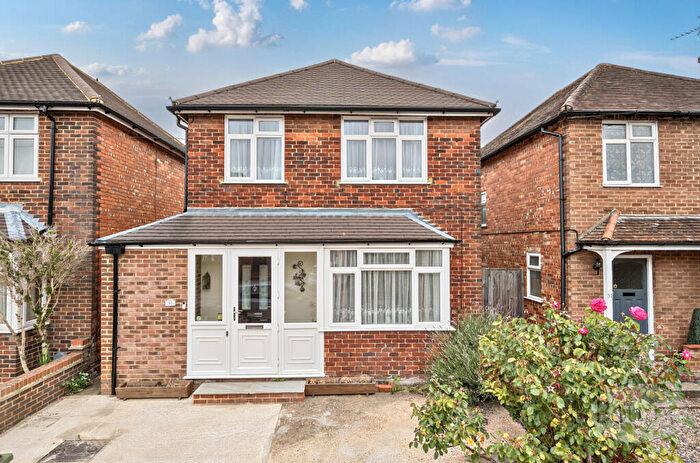 3 Bedroom Detached House For Sale In Whitemore Road, Guildford, Surrey, GU1