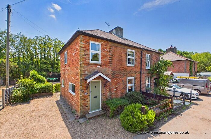 3 Bedroom Semi-detached House To Rent In Addlestone Moor, Surrey, KT15