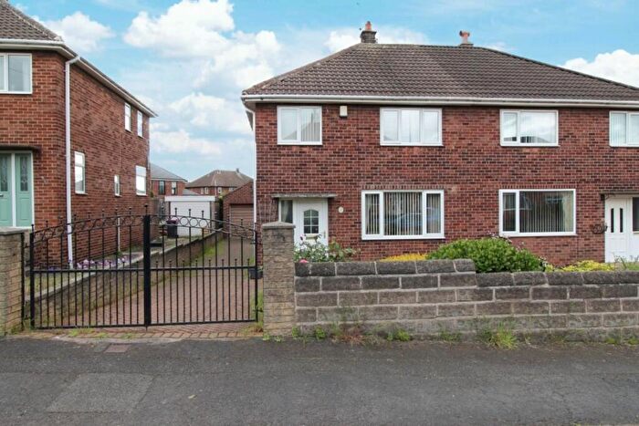 3 Bedroom Semi-Detached House For Sale In Blackmoor Crescent, Brinsworth, Rotherham, S60