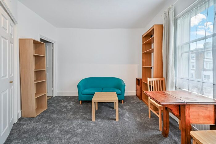 1 Bedroom Flat To Rent In St. Stephens Avenue, W12