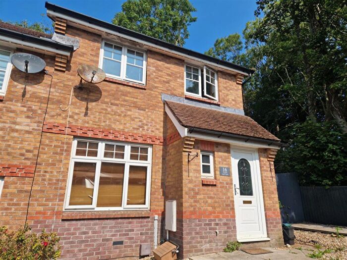 3 Bedroom Semi-Detached House For Sale In Tre Newydd, Kenfig Hill, Bridgend, CF33
