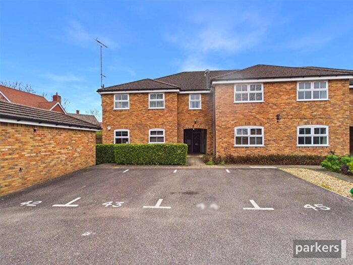 2 Bedroom Terraced House For Sale In Ladbroke Close, Woodley, Reading, Berkshire, RG5