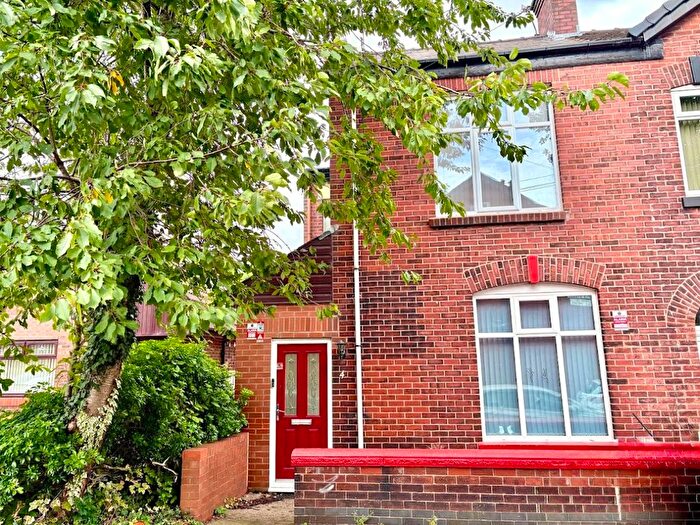 3 Bedroom Semi-Detached House For Sale In Castle Street, Farnworth, Bolton, BL4