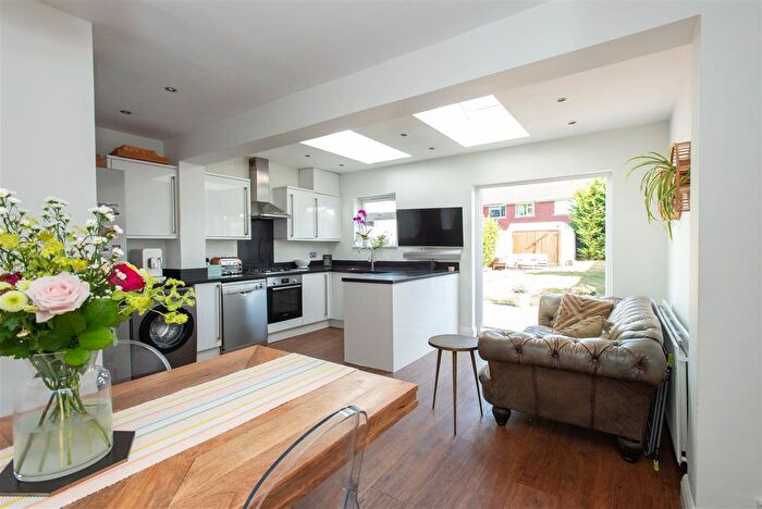 3 Bedroom Semi-Detached House For Sale In Borkwood Way, Orpington, BR6