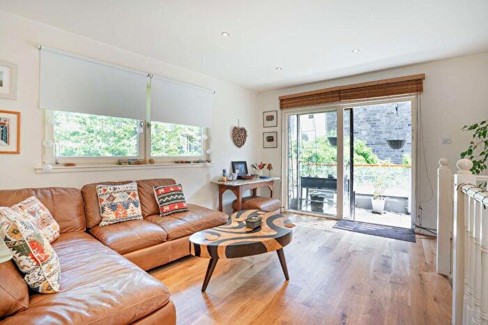 3 Bedroom End Of Terrace House For Sale In New Broughton, Edinburgh, Midlothian, EH3