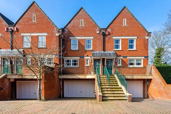 3 Bedroom Town House To Rent In Virginia Park, Virginia Water, GU25