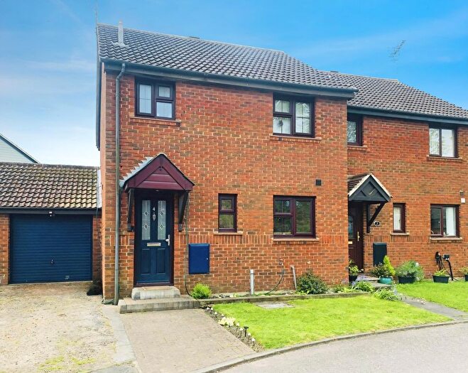 3 Bedroom Semi Detached House For Sale In Grebe Close, Mayland, CM3