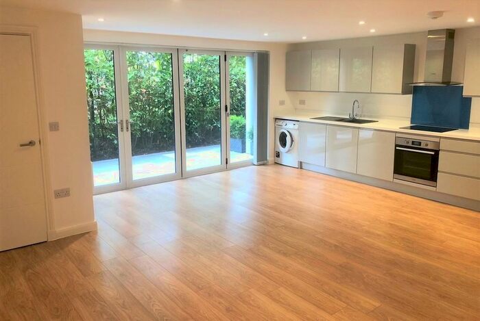 2 Bedroom Apartment To Rent In Tustin Heights, St. Andrews Road North, Lytham St. Annes, FY8