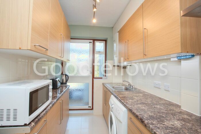 2 Bedroom Detached House To Rent In Robertsbridge Road, Carshalton, SM5