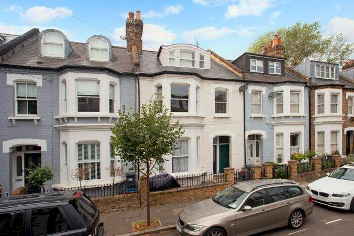 2 Bedroom Flat To Rent In Upham Park Road, Chiswick, W4