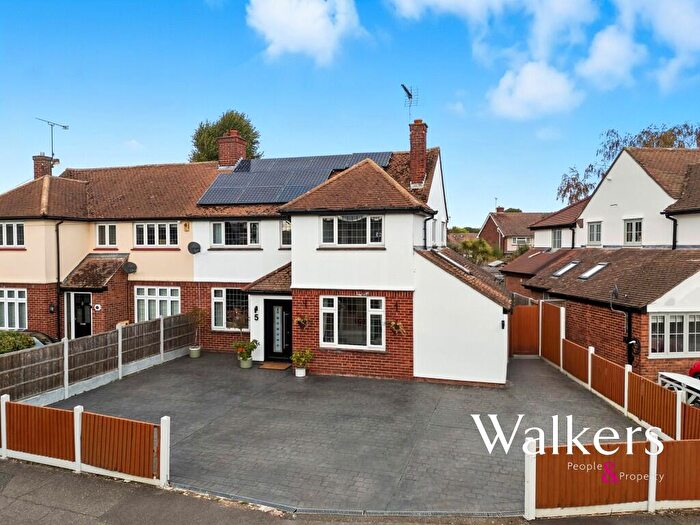 3 Bedroom Semi-Detached House For Sale In Pine Drive, Ingatestone, CM4