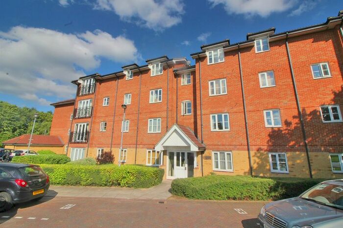 2 Bedroom Flat To Rent In Winnipeg Way, Turnford, Broxbourne, Herts EN10