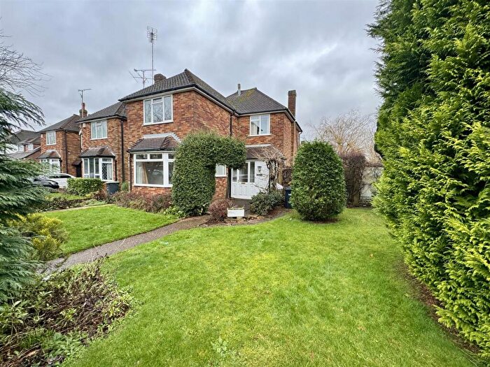 3 Bedroom Detached House To Rent In Stratton Gardens, Luton, LU2