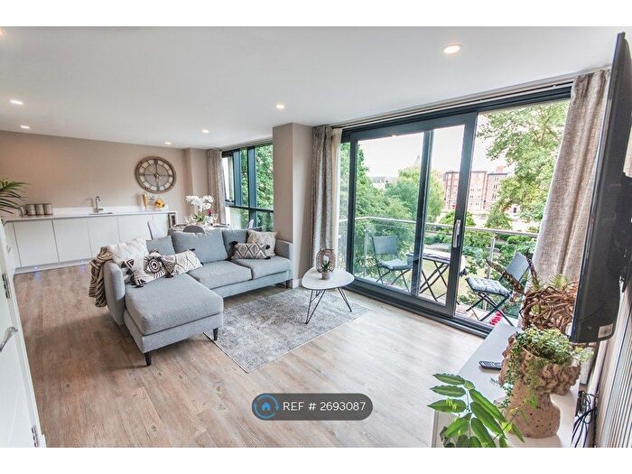 1 Bedroom Flat To Rent In The Glass House, Hull, HU1