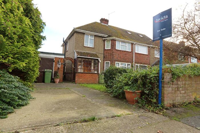 3 Bedroom Semi-Detached House For Sale In Cheney Road, Faversham, ME13