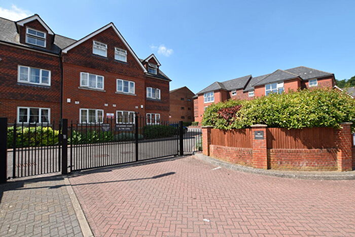 1 Bedroom Flat To Rent In Sycamore Court, Brook Road, Redhill, Surrey, RH1