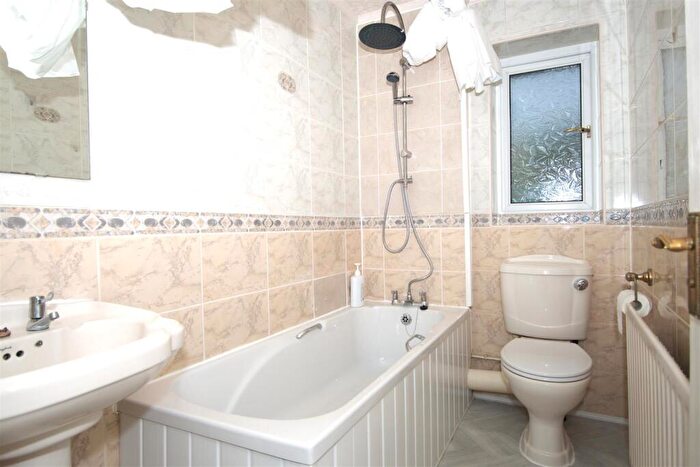 3 Bedroom House To Rent In Briarside Road, Bristol, BS10