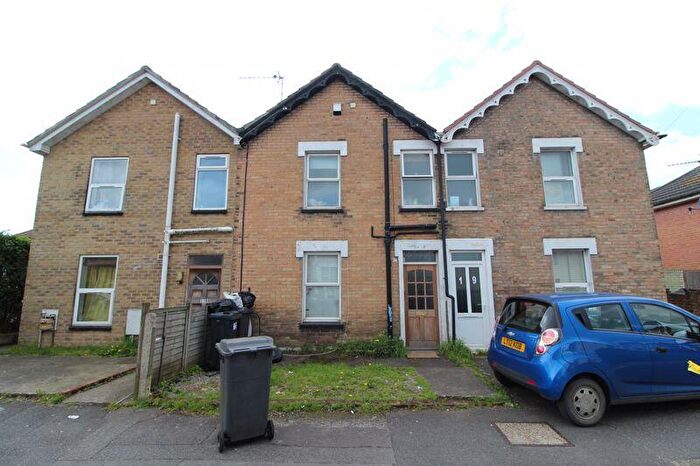 5 Bedroom Semi-Detached House To Rent In Spacious -Bed Student House Near Talbot Campus – Available Sept !, BH9