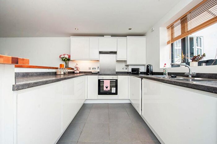2 Bedroom Flat To Rent In Warwick Apartments, Warwick Place, Cheltenham, GL52