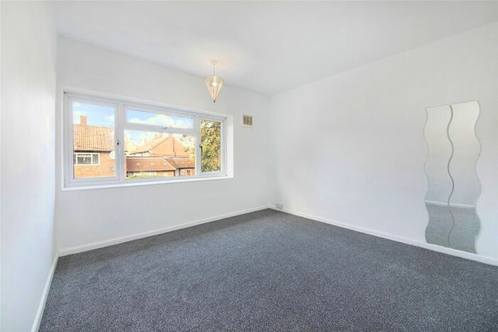 3 Bedroom Property To Rent In Dursley Road, Canary Wharf, SE3