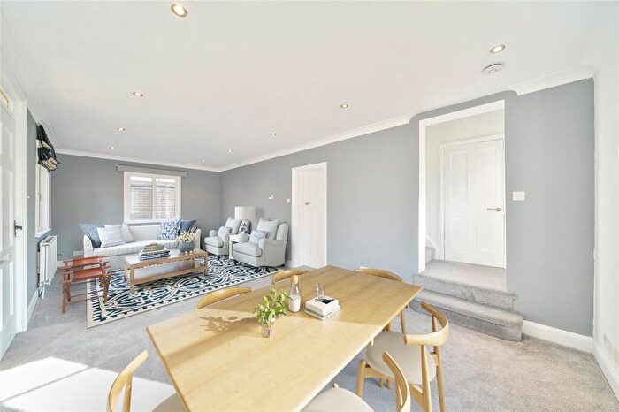 2 Bedroom Detached House To Rent In Leatherhead Road, Oxshott, KT22