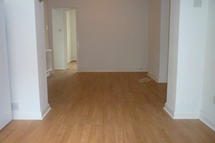 1 Bedroom Flat To Rent In Green Lane, Morden, SM4