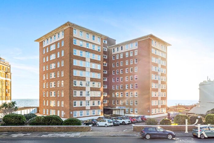 3 Bedroom Flat For Sale In Courtenay Terrace, Hove, BN3