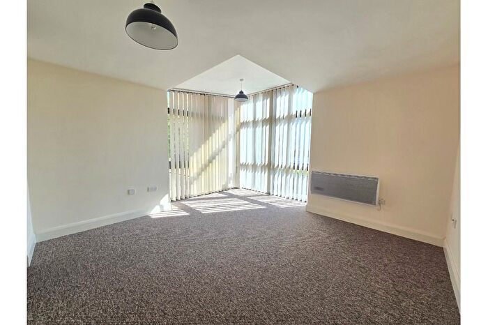 1 Bedroom Flat To Rent In Rickman Drive, Edgbaston, Birmingham, B15