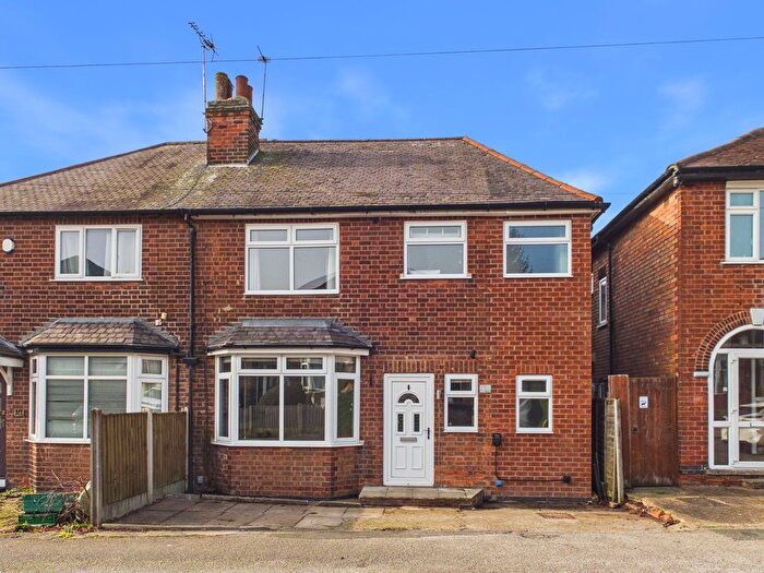 3 Bedroom Semi Detached House For Sale In Northcliffe Avenue, Mapperley, Nottingham, NG3