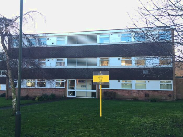 2 Bedroom Flat For Sale In Garrick Court, Lichfield, WS13