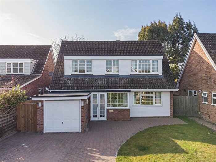 3 Bedroom Detached House For Sale In Mead View, Oakington, Cambridge, CB24