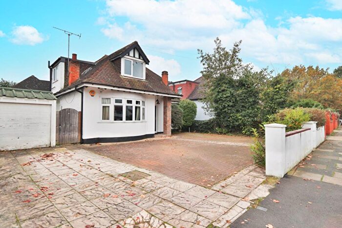 4 Bedroom Chalet To Rent In Thetford Road, New Malden, KT3