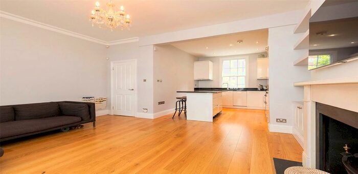 3 Bedroom Flat To Rent In Jamestown Road, Camden, NW1