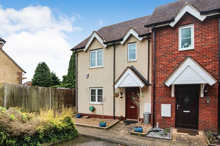 3 Bedroom End Of Terrace House For Sale In Woburn Road, Heath And Reach, Leighton Buzzard, LU7