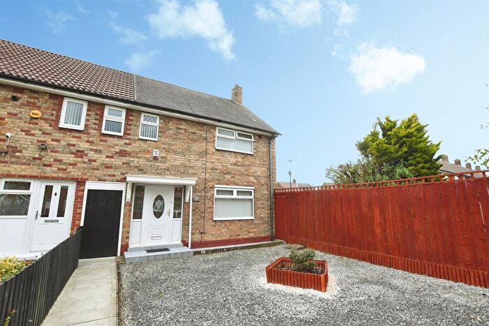 2 Bedroom Semi-Detached House For Sale In Falkland Road, Greatfield, Hull, HU9