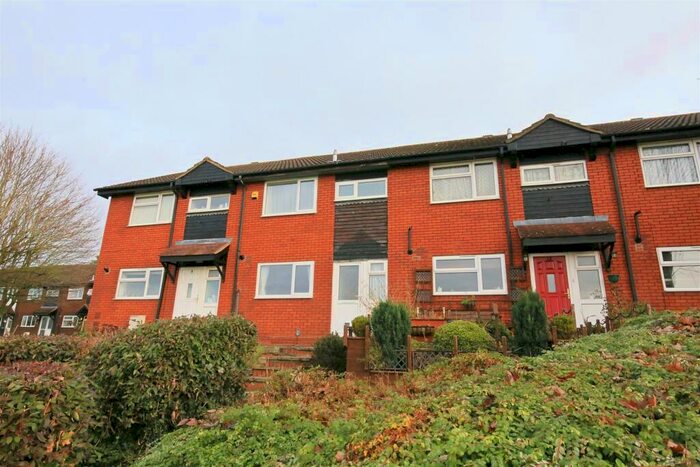 3 Bedroom Terraced House To Rent In Crowthorns, Rugby, CV21