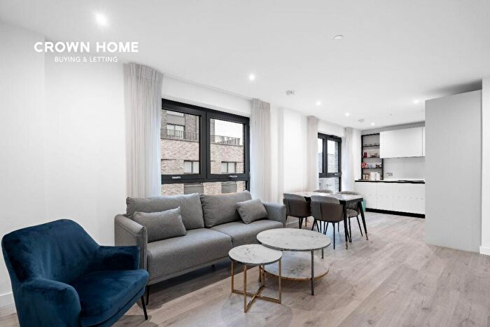 2 Bedroom Apartment To Rent In Darter House, Woodberry Down, Anax Stree, N4