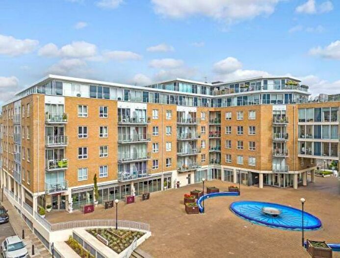2 Bedroom Apartment To Rent In Ionian Building, Narrow Street, LimeHouse, Westferry, Canary Wharf, London, E14