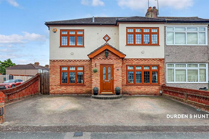 4 Bedroom End Terrace House For Sale In Chestnut Avenue, Hornchurch, RM12