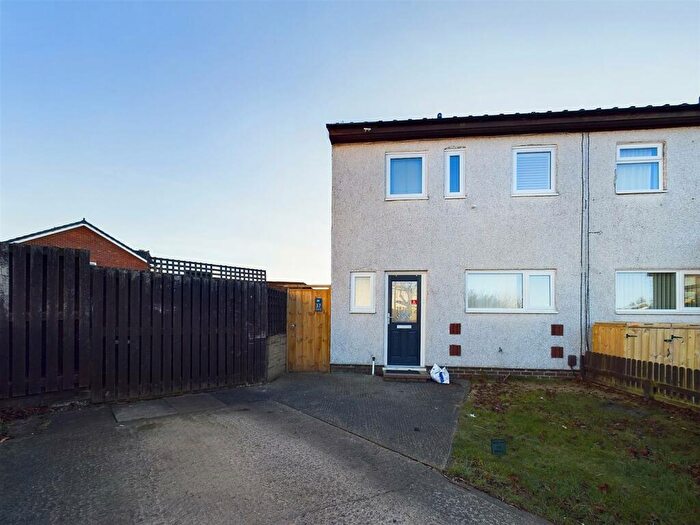 3 Bedroom Semi-Detached House To Rent In Valehead, Whitley Bay, NE25