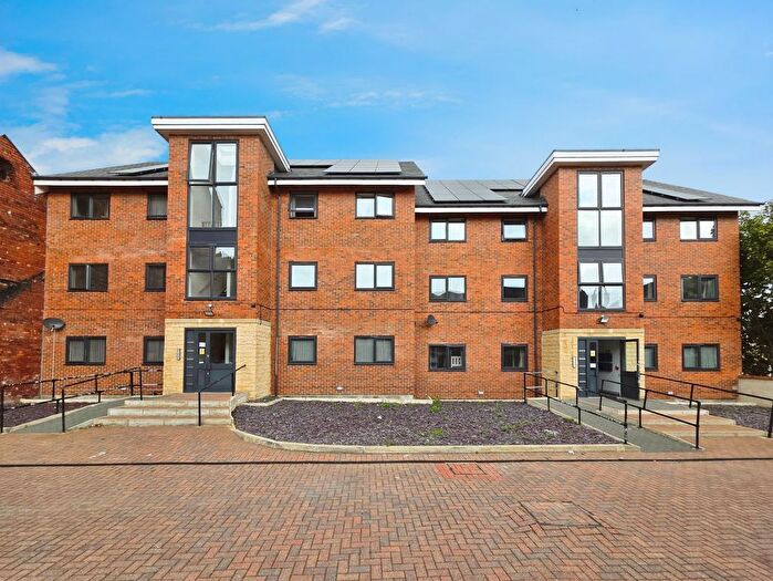 2 Bedroom Flat To Rent In South Queens Street, Morley, LS27