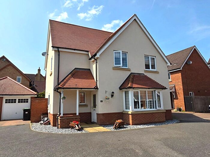 4 Bedroom Detached House For Sale In Yew Tree Close, Potton, SG19