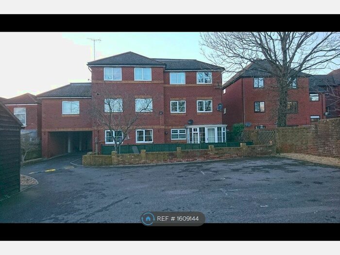 1 Bedroom Flat To Rent In Kenneth Court, Southampton, SO18