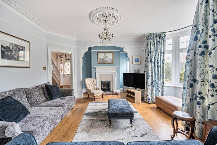 4 Bedroom Detached House For Sale In Second Avenue, Denvilles, PO9