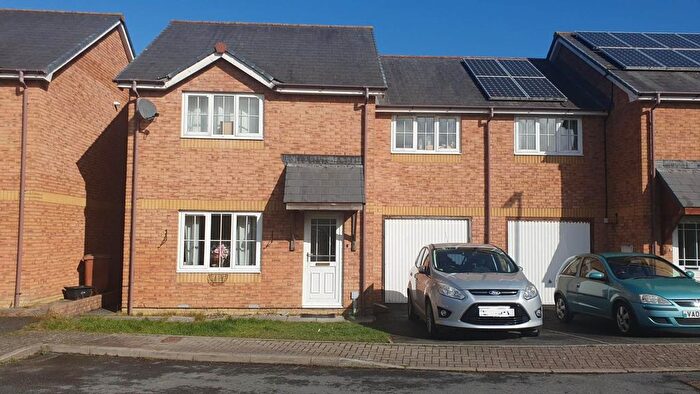 3 Bedroom Semi-Detached House For Sale In Clos Non, Llanbadarn Fawr, SY23