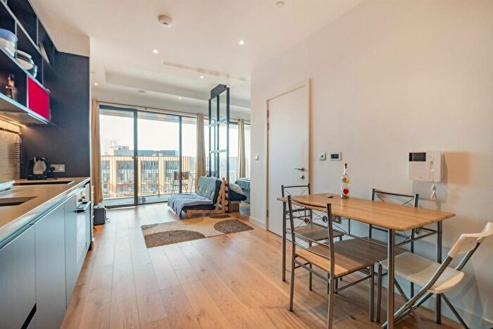 Studio For Sale In City Island Way, London, E14