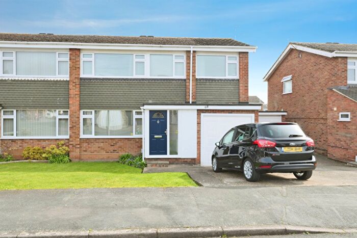 4 Bedroom Semi Detached House For Sale In Granville Gardens, Hoddesdon, EN11