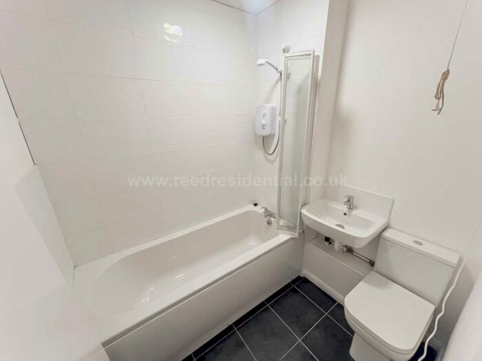 2 Bedroom Flat To Rent In London Road, Grays, RM17