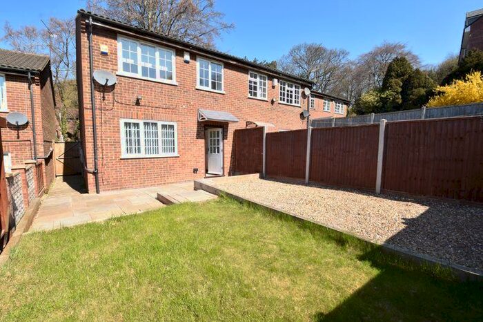 3 Bedroom Semi-Detached House To Rent In Crawley Green Road, Luton, LU2