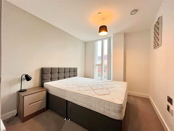 2 Bedroom Flat To Rent In Cambridge Street, Manchester, M1